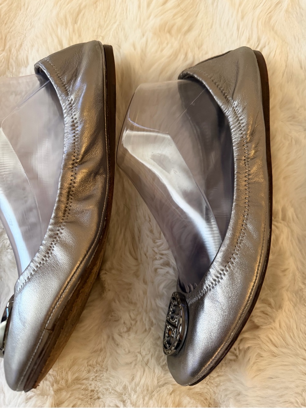 Tory Burch sz 9 great condition gun Metallic Silver Ballet Flats blinged TB logo - Picture 5 of 10